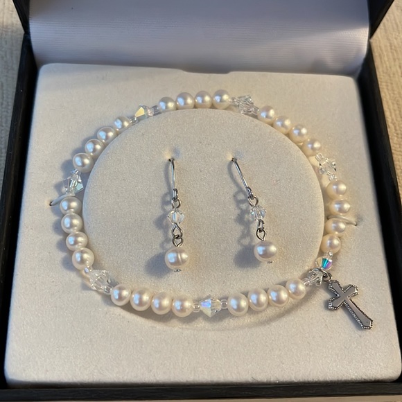 NWT Sterling Silver cross bracelet and earrings - Picture 2 of 4